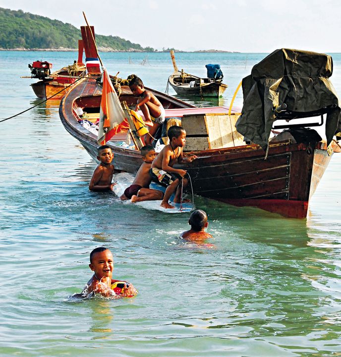 Tato generace dětí je možná poslední, která ještě zažije dodržování svátků a tradic svého lidu. Tato generace dětí je možná poslední, která ještě zažije dodržování svátků a tradic svého lidu.