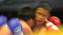 V thajském boxu dodnes převládají především kopy. Thajští bojovníci si otloukají nohy odmalička, a tak téměř necítí bolest. Pokud nad nimi chce zvítězit Evropan, dokáže to pouze pomocí úderů rukama.