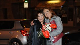 Simona s maminkou Jiřinou Bohdalovou, která letos oslavila osmdesáté narozeniny