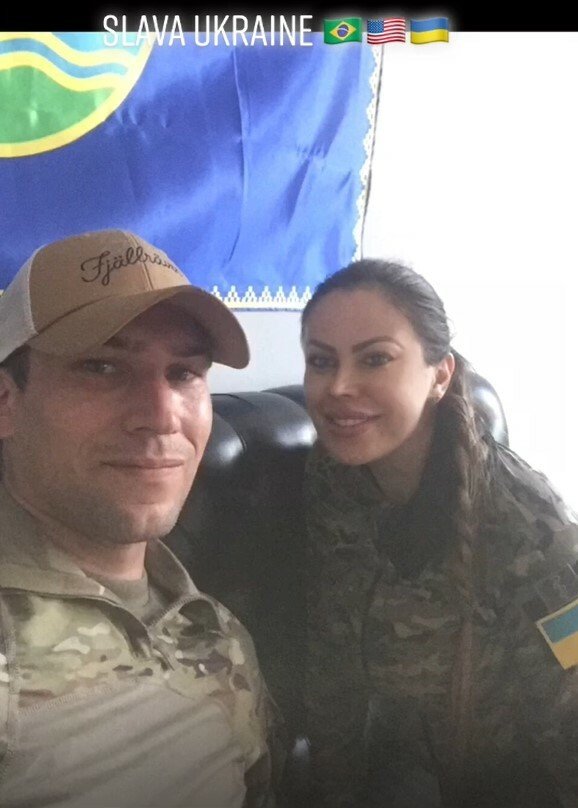 K ukrajinské armádě připojila spolu se svým krajanem Douglasem Burigou.