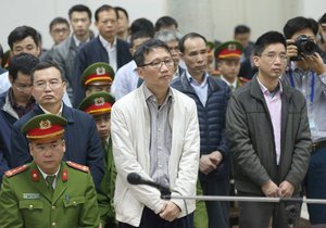 Někdejší vietnamský poslanec a manažer státní ropné firmy PetroVietnam Trinh Xuan Thanh dostal doživotí za zpronevěru.