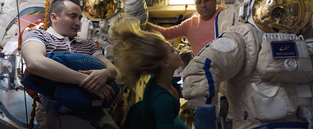 První film ve vesmíru natočili Rusové, drama The Challenge na vznikalo na Mwezinárodní vesmírné stanici (ISS) 