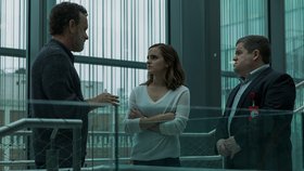 Emma Watson se v novém sci-fi thrilleru The Circle ocitne pod permanentním dohledem Toma Hankse a vstoupí do kruhu, z něhož možná nevede cesta ven. Film The Circle má českou premiéru 27. dubna 2017.