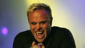 Zpěvák nejslavnější elektronické formace světa The Prodigy Keith Flint (†49) zemřel.