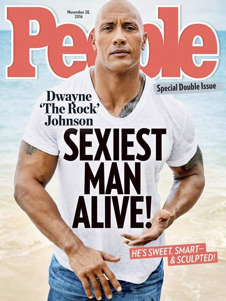 Dwayne Johnson (The Rock) na titulce magazínu People, který ho zvolil za nejvíce sexy muže roku 2016.