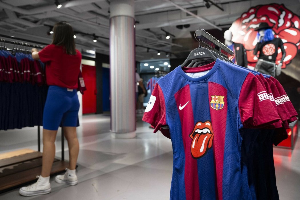 O limitované dresy Barcelony s logem Rolling Stones je nebývalý zájem…