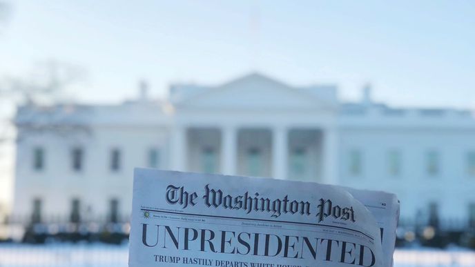 Falešné číslo prestižního deníku Washington Post podle níž Donald Trump rezignoval