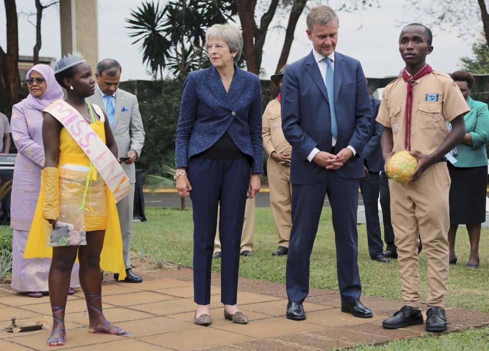 Britská premiérka Theresa Mayová během návštěvy Keni.