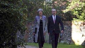 Britská premiérka Mayová si užila dovolenou, jednání o brexitu pokračují. (24. 4. 2019)