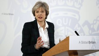  Premiérka Mayová chce úplné oddělení Británie od EU, tzv. tvrdý brexit 