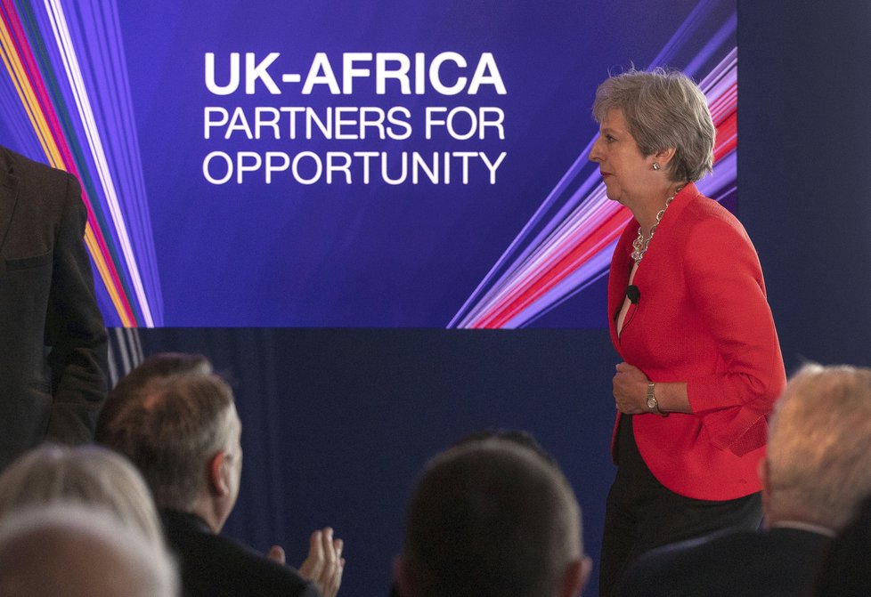 Britská premiérka Mayová vyrazila na cestu do Afriky, jedná o pobrexitovém partnerství, (28.09.2018).