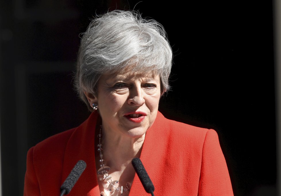Theresa Mayová oznámila svůj konec v čele konzervativců (24. 5. 2019).