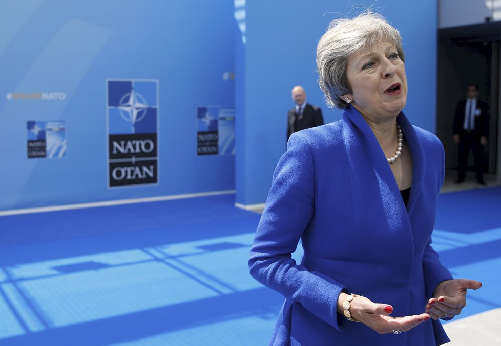 Britská premiérka Theresa Mayová před summitem NATO.