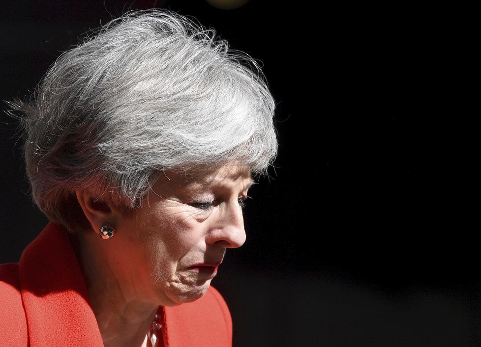 Britská ministerská předsedkyně Theresa Mayová oznámila svou rezignaci.