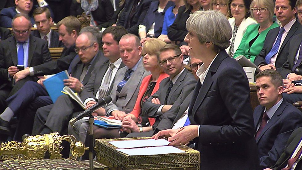 Bristská premiérka Theresa Mayová oznamuje sněmovně, že oficiálně zahájila brexit. Její země má být do dvou let mimo Evropskou unii.
