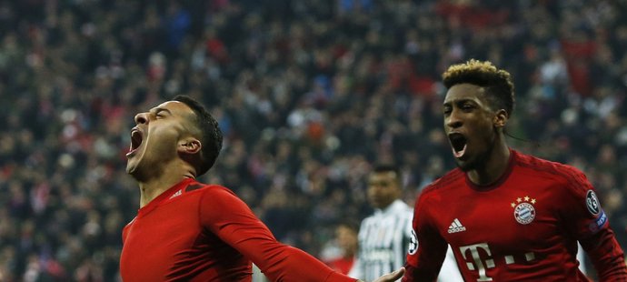 Thiago Alcantara se postaral o třetí gól Bayernu