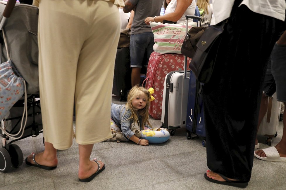 Krach cestovky Thomas Cook způsobil chaos.