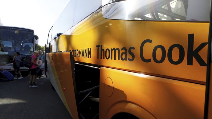 Cestovní kancelář Thomas Cook zkrachovala. Působí potíže hned několika státům a několika pracovním odvětvím