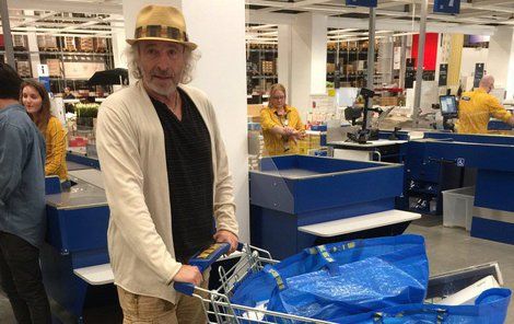 Thomas Gottschalk zavítal jako běžný smrtelník do obchodu IKEA.