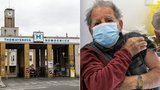 Zmatky při očkování: Do Thomayerky přišli senioři už den před otevřením očkovacího centra