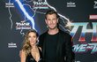 Předpremiéra Thora 4 v Austrálii: Chris Hemsworth s manželkou
