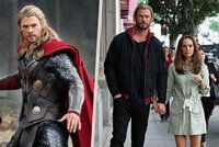 Filmový Thor Chris Hemsworth: Kvůli líbání s Natalií Portmanovou se vzdal masa!