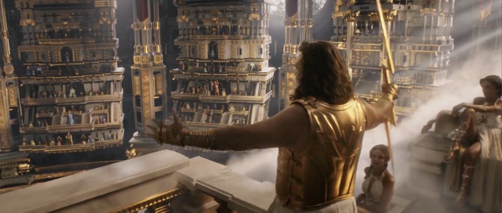 Zeus, kterého hraje Russell Crowe, se poprvé objevil v řeckých bájích a pověstech - až pak v komiksech vydavatelství Marvel