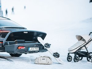 Box Thule Arcos XL pojme až 450 litrů, střecha přitom zůstane volná