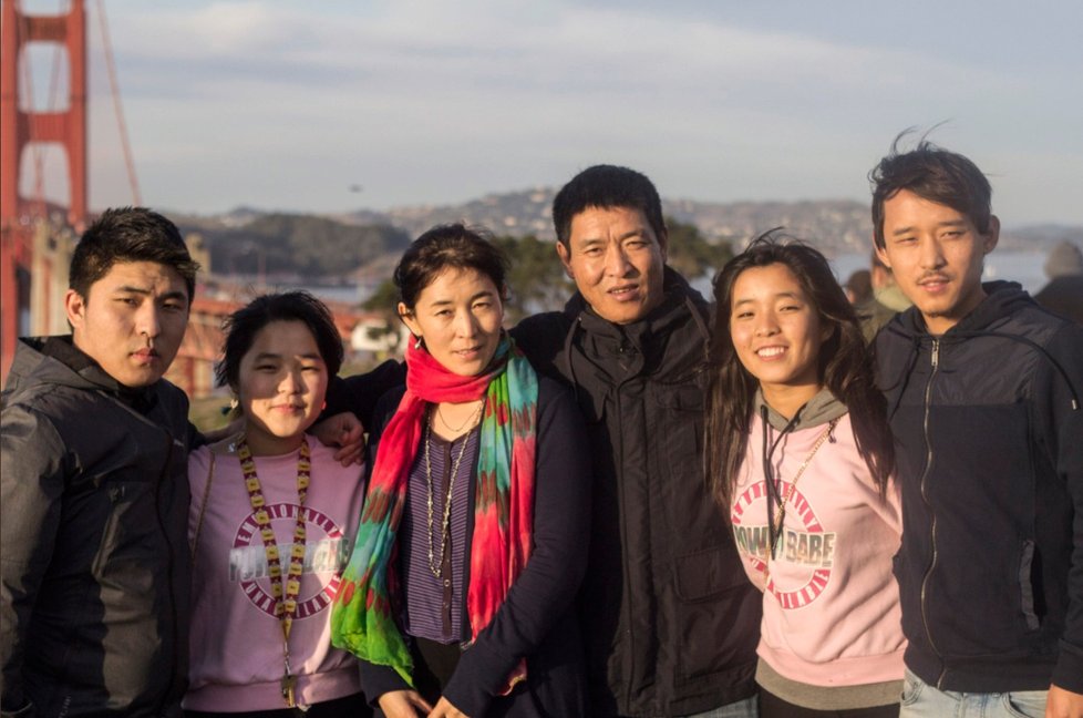 Tibetský filmař a režisér Dhondup Wangchen s rodinou