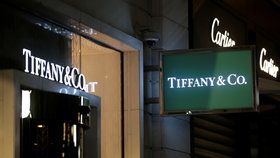 Francouzská luxusní skupina LVMH nabízí za převzetí prestižního amerického klenotnictví Tiffany zhruba 14,5 miliardy dolarů.