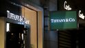Francouzská luxusní skupina LVMH koupí za 16,2 miliardy dolarů klenotnictví Tiffany.