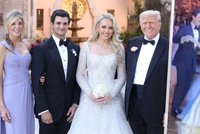 Tiffany Trumpová se vdala za miliardáře: Exprezident tančil s Melanií, Ivanka zářila v modré róbě