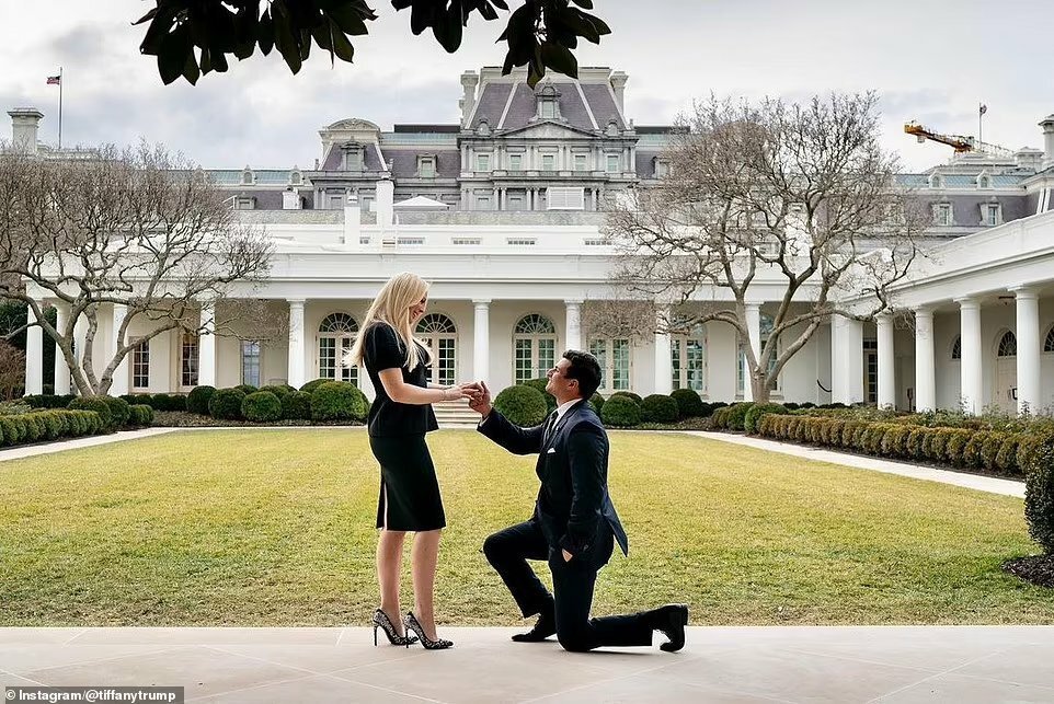 Zásnuby Tiffany Trumpové a Michaela Boulose v Bílém domě (leden 2021).