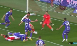 Slavia - Pardubice: Tijani spadl ve vápně, penalta z toho nebyla