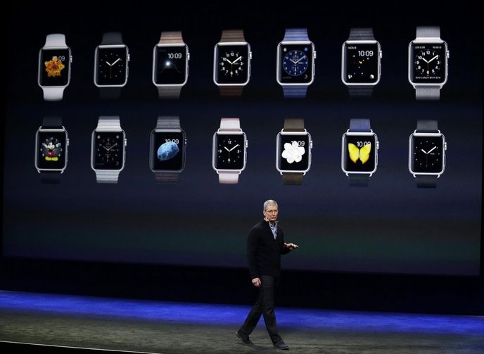 Tim Cook představuje hodinky Apple Watch Tim Cook představuje hodinky Apple Watch