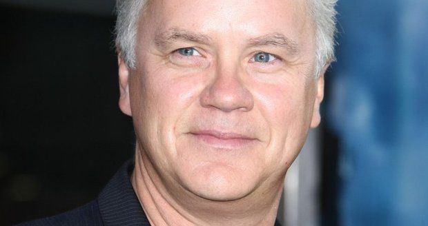 Tim Robbins ve filmu ničí svou manželku sexuální závislostí