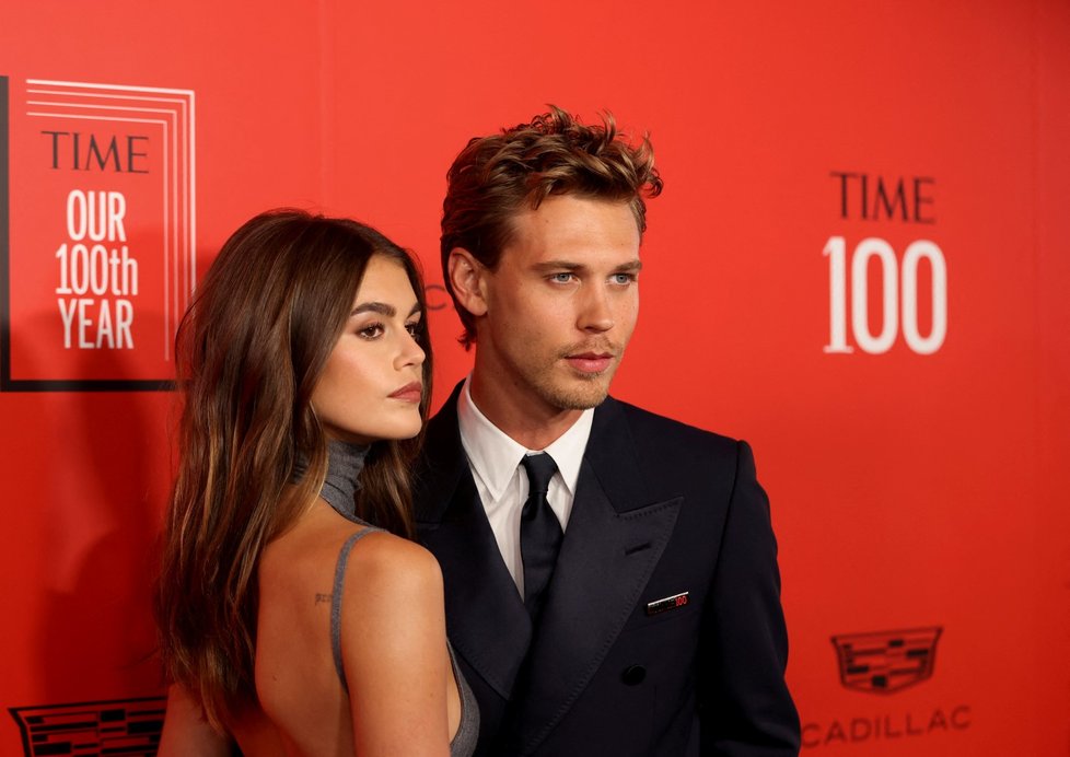 Herec Austin Butler a modelka Kaia Gerber