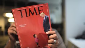 Fotka Yanely Hernandezové, původem z Hondurasu, se rozšířila mediálním prostorem USA i v zahraničí. Magazín Time ji dokonce použil v montáži na titulní straně v kontextu s rozdělováním rodin migrantů. Yanela ale od matky oddělena nebyla.