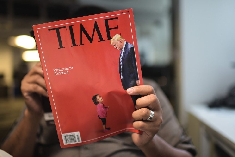 Fotka Yanely Hernandezové, původem z Hondurasu, se rozšířila mediálním prostorem USA i v zahraničí. Magazín Time ji dokonce použil v montáži na titulní straně v kontextu s rozdělováním rodin migrantů.
