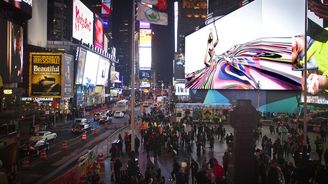 Google si pronajal největší billboard na světě. Je dlouhý jako fotbalové hřiště 