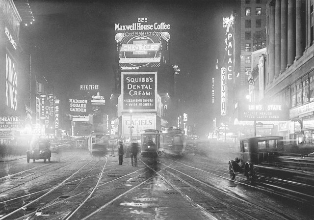 Osvětlené Times Square v New Yorku, rok 1928