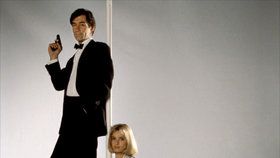 Timothy Dalton jako James Bond