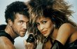 Tina Turnerová a Mel Gibson ve filmu Šílený Max