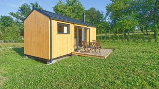 Startup s Kijonkovou v zádech lákal na investici do minidomků. Vybral čtyři miliony, pak nabídku stáhl a mlčí Startup s Kijonkovou v zádech lákal na investici do minidomků. Vybral čtyři miliony, pak nabídku stáhl a mlčí