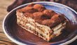 Klasické tiramisu obsahuje vejce a mascarpone