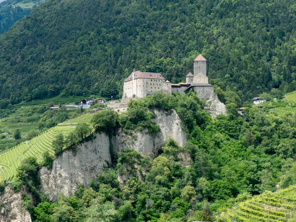 Hrad Tirol nedaleko italského města Merano