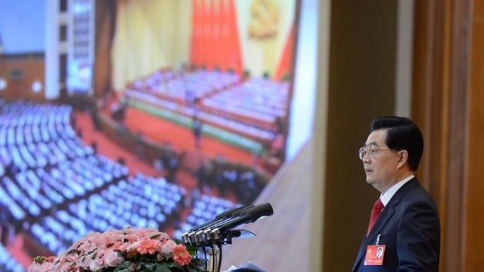 Tiše. Teď mluví Chu ťin-Tchao, odcházející prezident a předseda strany.
