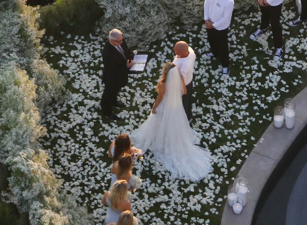 Tish Cyrus se provdala za Dominica Purcella.