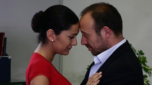 Bergüzar a Halit - pár v seriálu i skutečném životě