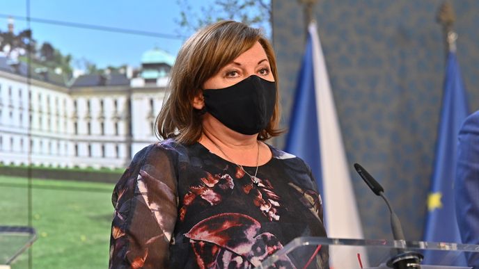 Tisková konference o koronaviru: ministryně financí Alena Schillerová (30.4.2020)